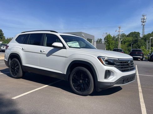 New 2026 Volkswagen Atlas SE AWD/4WD image 1