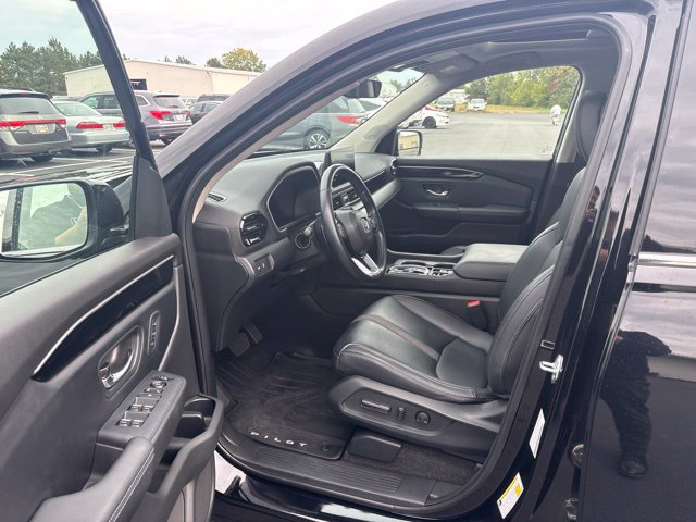 Used 2023 Honda Pilot Touring image 5