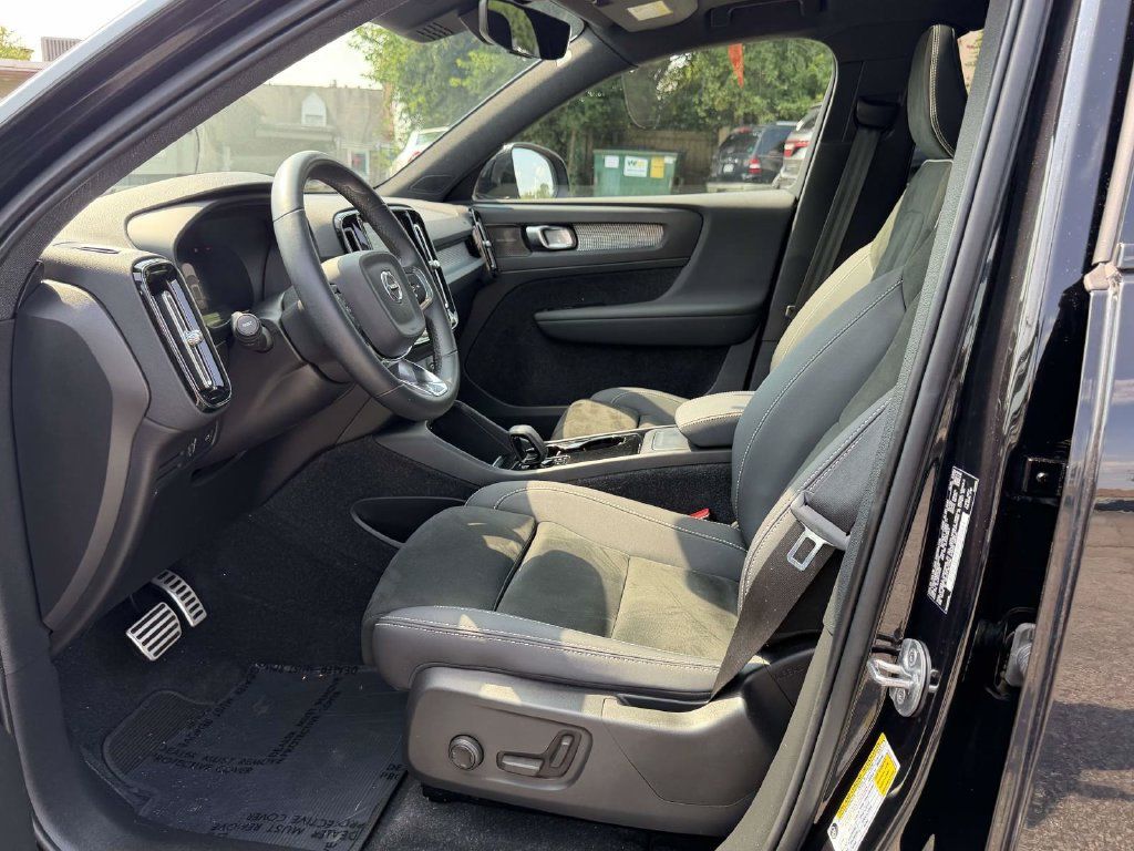 Used 2022 Volvo XC40 P8 Recharge Ultimate AWD/4WD image 15