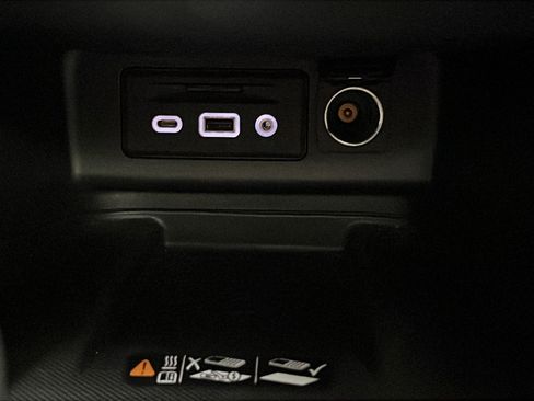 Used 2022 Chevrolet Equinox Premier AWD/4WD image 30