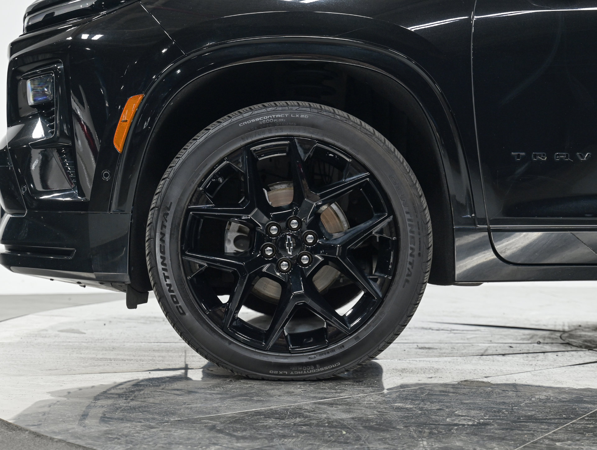 Used 2024 Chevrolet Traverse RS w/ LPO, Floor Liner Package AWD/4WD image 3