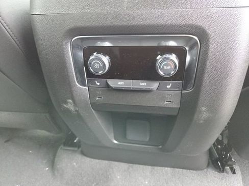 New 2025 Chevrolet Suburban Premier image 14