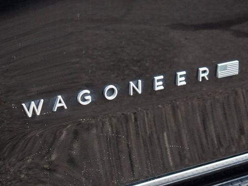 Used 2023 Jeep Wagoneer Series III w/ Convenience Group I AWD/4WD image 16