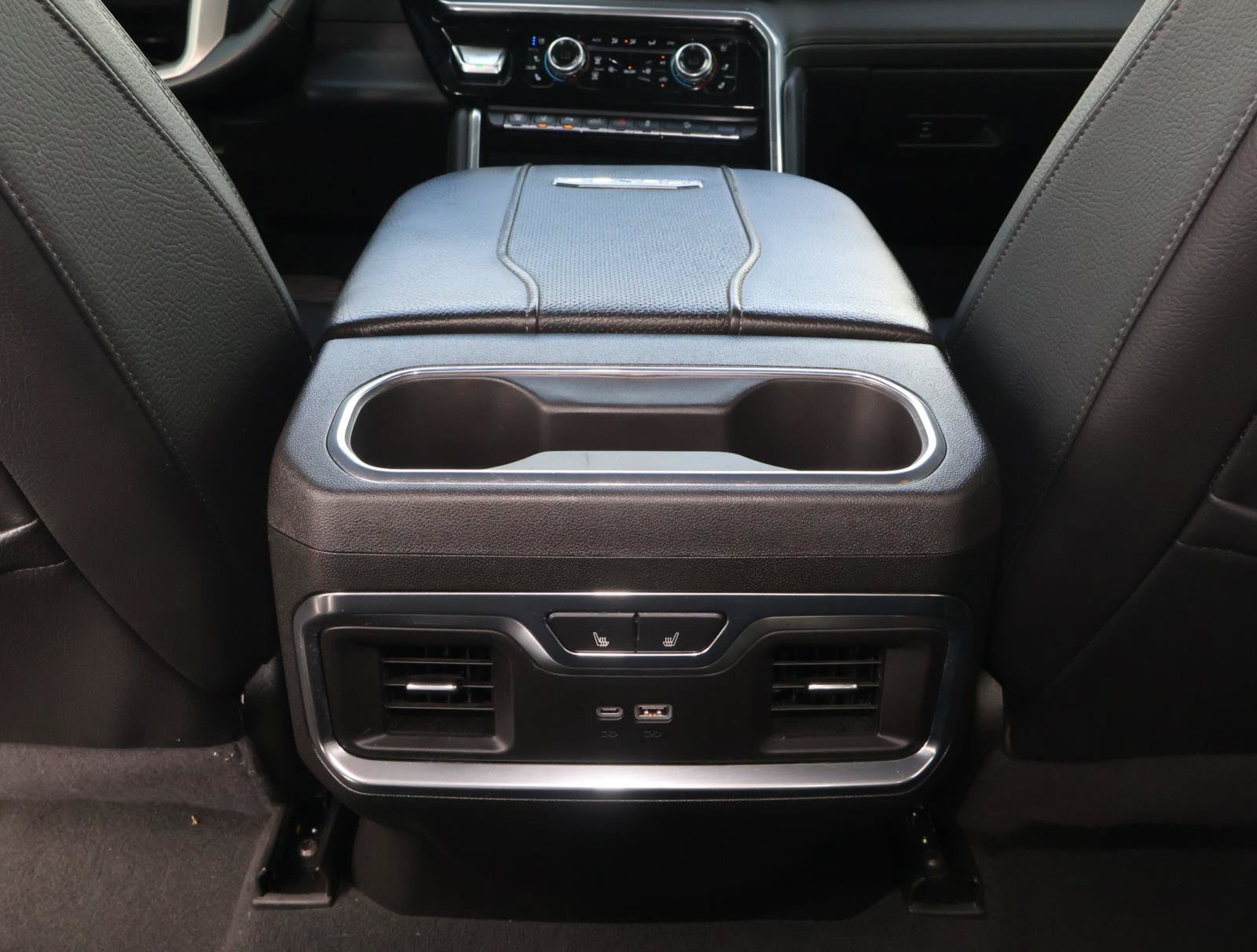 Used 2024 GMC Sierra 2500 Denali w/ Denali Reserve Package AWD/4WD image 13