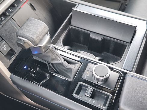 Used 2025 Toyota Tundra Platinum AWD/4WD image 21