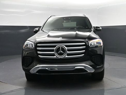 Used 2025 Mercedes-Benz GLS 450 4MATIC image 10