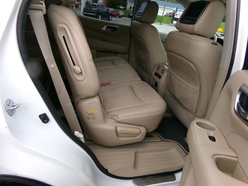 Used 2015 Nissan Pathfinder SL w/ SL Tech Package FWD image 21