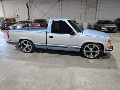 Used 1989 Chevrolet Silverado 1500 2WD Regular Cab image 19