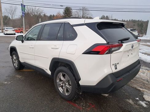 Used 2024 Toyota RAV4 LE image 4