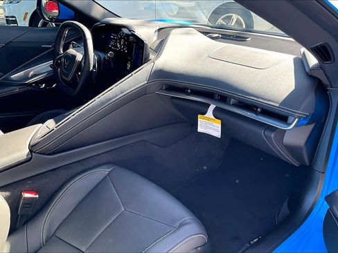 Used 2025 Chevrolet Corvette Stingray Coupe w/ 1LT image 17