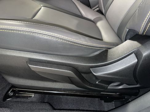 Used 2021 Subaru Crosstrek 2.5i Sport w/ Moonroof Package image 17