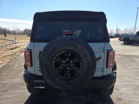 Used 2023 Ford Bronco Wildtrak image 7