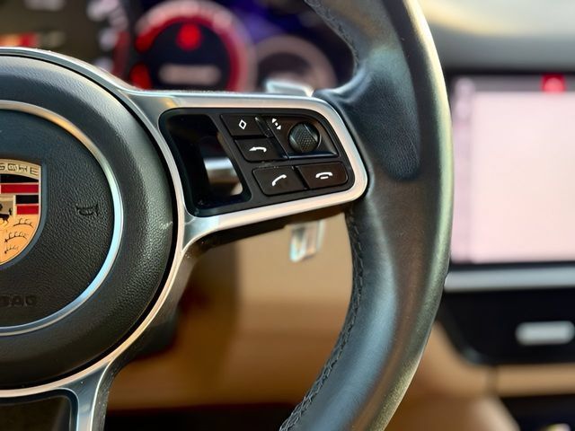 Used 2020 Porsche Cayenne AWD/4WD image 32