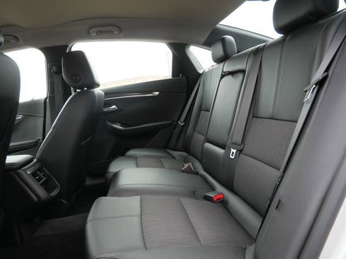 Used 2017 Chevrolet Impala LT image 14