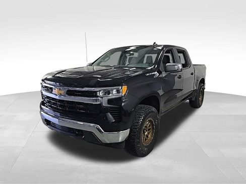 Used 2024 Chevrolet Silverado 1500 LT AWD/4WD image 4