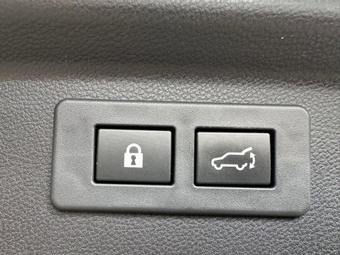 Used 2022 Subaru Forester Touring image 25