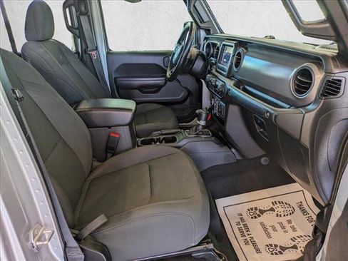 Used 2022 Jeep Gladiator Willys image 20