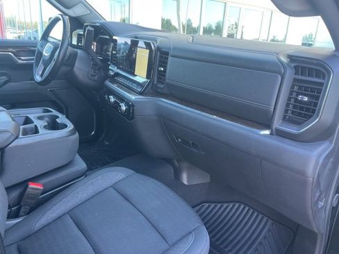 Used 2024 GMC Sierra 1500 SLE image 22