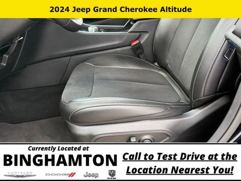 Used 2024 Jeep Grand Cherokee Altitude AWD/4WD image 8