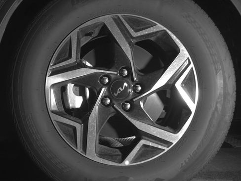 Used 2025 Kia Sportage LX image 12