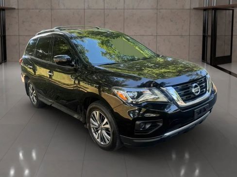 Used 2018 Nissan Pathfinder S FWD image 11