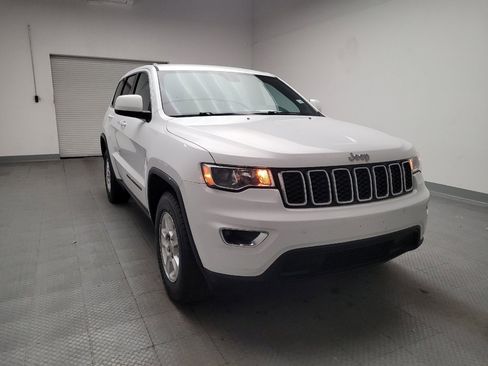 Used 2017 Jeep Grand Cherokee Laredo RWD image 14
