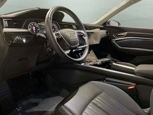 Used 2024 Audi Q8 e-tron Premium Plus w/ Premium Plus Package image 17