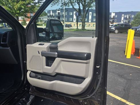 Used 2018 Ford F150 XLT w/ Equipment Group 302A Luxury AWD/4WD image 31