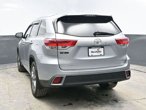 Used 2019 Toyota Highlander Limited Platinum image 2