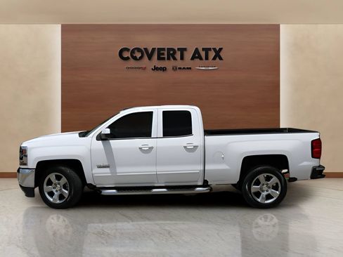 Used 2018 Chevrolet Silverado 1500 LT w/ Texas Edition RWD image 2