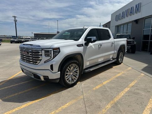 Used 2022 GMC Sierra 1500 Denali AWD/4WD image 3