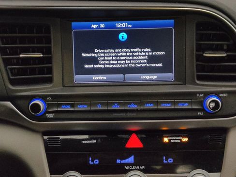 Used 2020 Hyundai Elantra SEL FWD image 25
