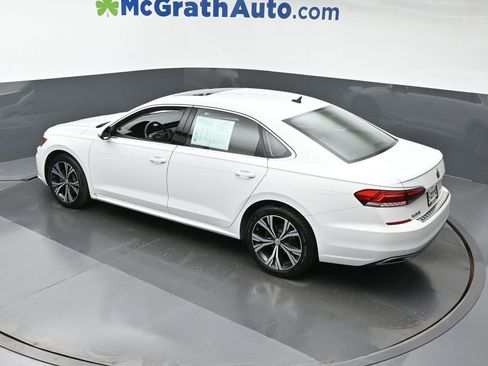 Used 2022 Volkswagen Passat 2.0T SE image 22