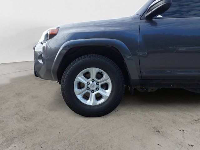 Used 2023 Toyota 4Runner SR5 AWD/4WD image 9