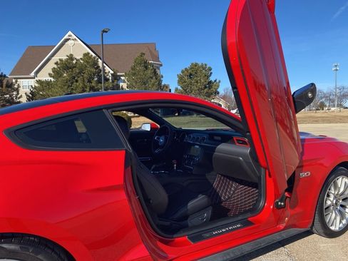 Used 2017 Ford Mustang GT Premium w/ GT Performance Package image 10