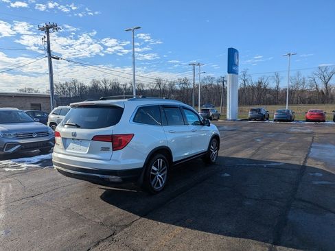 Used 2018 Honda Pilot Touring image 3