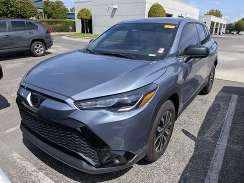 Used 2025 Toyota Corolla Cross AWD Hybrid image 2