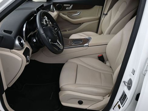 Used 2021 Mercedes-Benz GLC 300 image 5