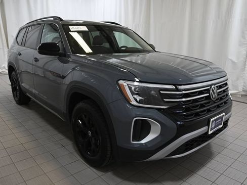Used 2024 Volkswagen Atlas Peak Edition SEL AWD/4WD image 17