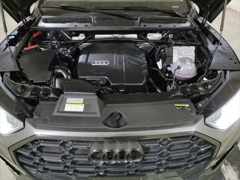 Used 2022 Audi Q5 2.0T Premium w/ Convenience Package AWD/4WD image 11