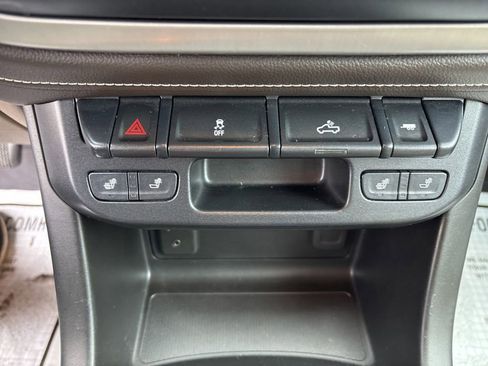 Used 2018 GMC Canyon SLT image 21