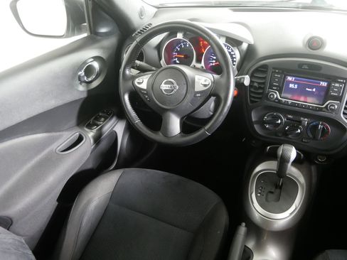 Used 2015 Nissan Juke S image 9