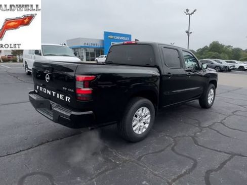 Used 2023 Nissan Frontier SV AWD/4WD image 8