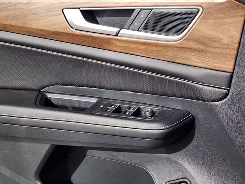 New 2026 Volkswagen Atlas SE image 12