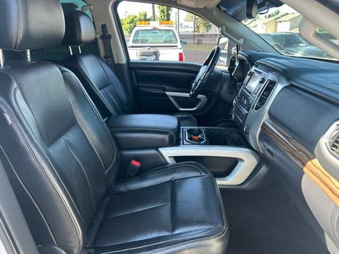Used 2017 Nissan Titan SL AWD/4WD image 35