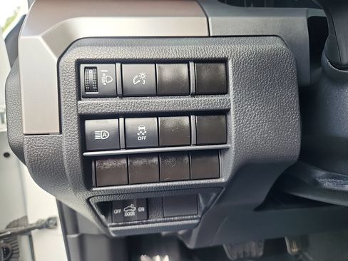 Used 2024 Toyota Tacoma SR5 AWD/4WD image 22