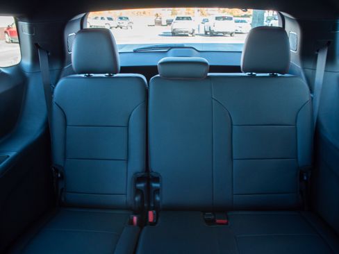 New 2026 Chevrolet Traverse Z71 w/ Enhanced Driving Package AWD/4WD image 27