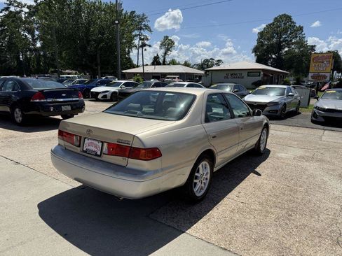 Used 2001 Toyota Camry LE FWD image 5
