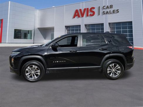 Used 2025 Chevrolet Equinox LT image 2