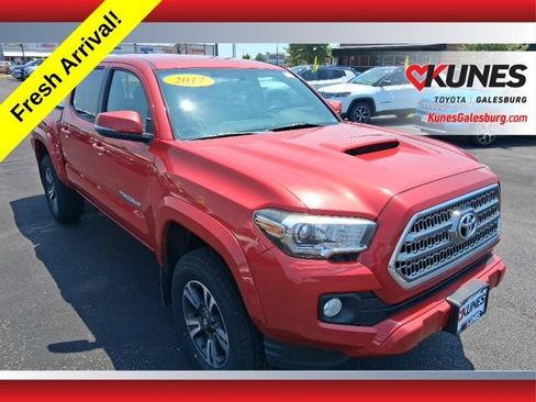 Used 2017 Toyota Tacoma TRD Sport w/ Tow Package (A/T) AWD/4WD image 1